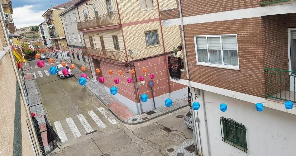 Foto 4 - La calle Bail&eacute;n celebra a lo largo de este fin de semana la Feria de Abril  