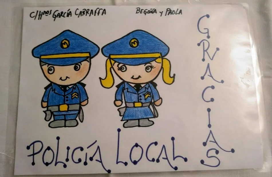 Foto 9 - Garc&iacute;a Carraffa agradece con dibujos su trabajo a bomberos, polic&iacute;as, guardias y sanitarios  