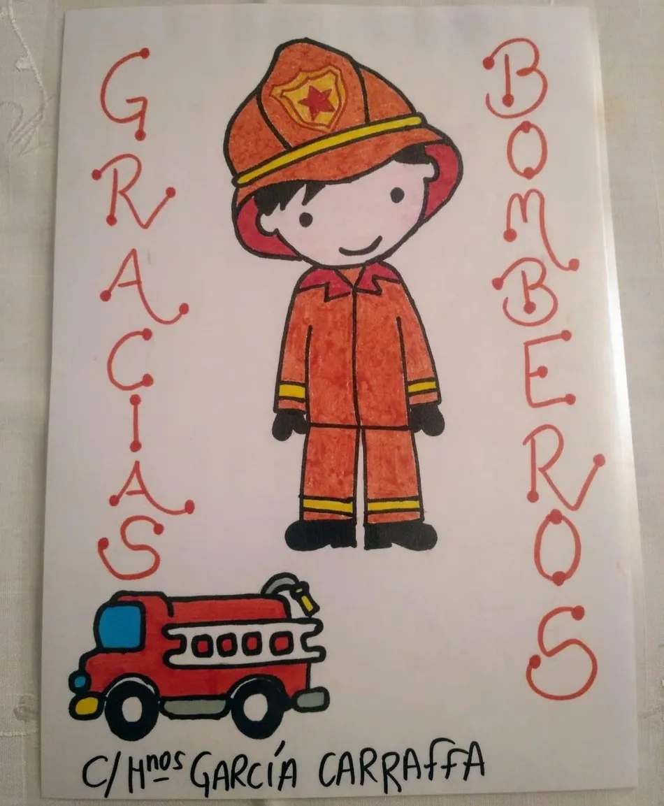 Foto 7 - Garc&iacute;a Carraffa agradece con dibujos su trabajo a bomberos, polic&iacute;as, guardias y sanitarios  