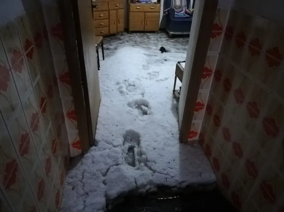 Foto 10 - Una espectacular granizada sorprende a los vecinos de Trabanca  