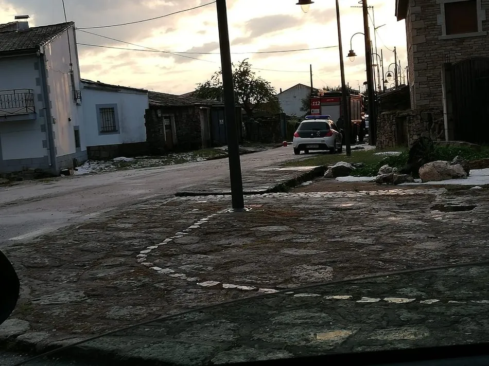 Una espectacular granizada sorprende a los vecinos de Trabanca  