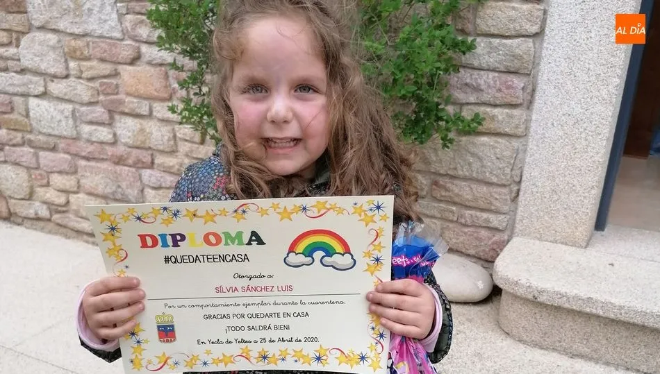 Cada niño ha recibido un diploma en reconocimiento a su buen comportamiento durante 44 días de confinamiento