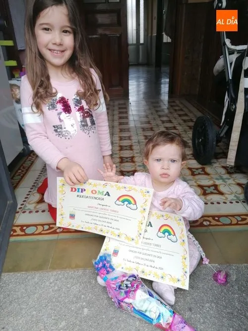 Foto 2 - El Ayuntamiento de Yecla de Yeltes otorga a todos los ni&ntilde;os un diploma por su comportamiento...
