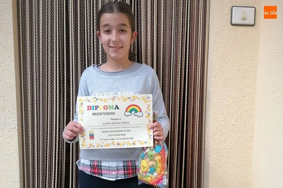 Foto 4 - El Ayuntamiento de Yecla de Yeltes otorga a todos los ni&ntilde;os un diploma por su comportamiento...