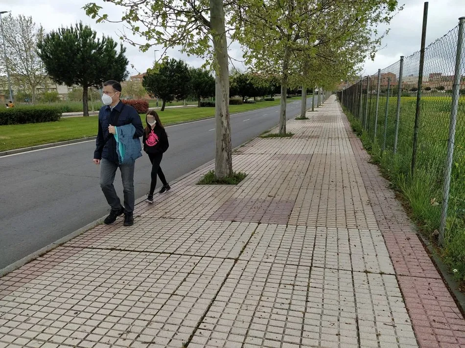Foto 3 - Los ni&ntilde;os salmantinos disfrutan de las primeras horas de aire libre en mes y medio