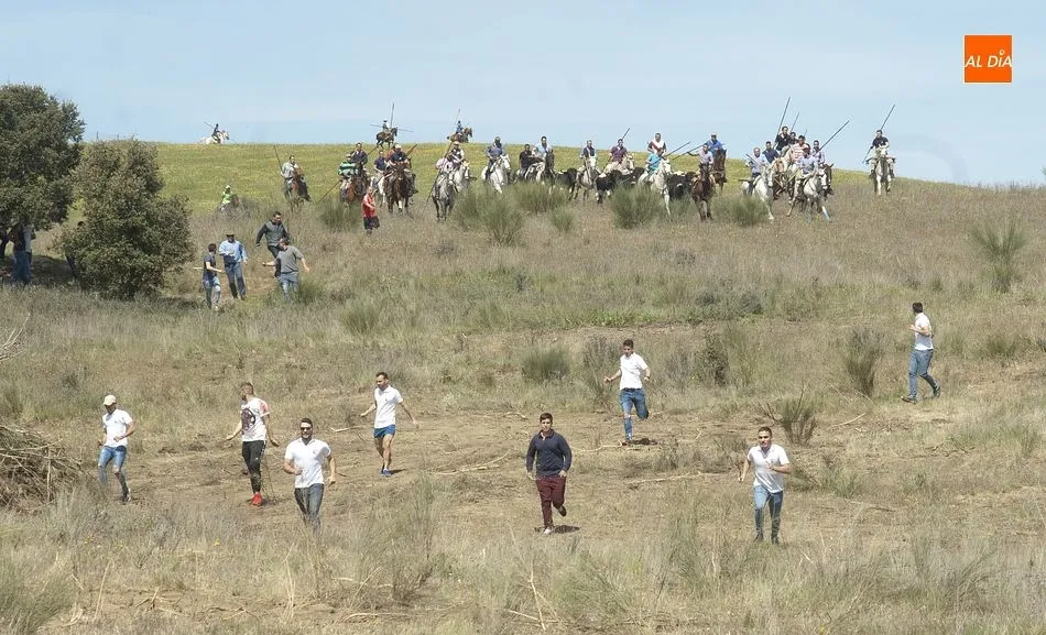 Uno de los encierros a caballo de 2019 | Fotos Adrián Martín