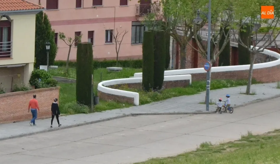 Foto 4 - Las calles de Mir&oacute;briga recobran algo de vida gracias a la salida &lsquo;sobre ruedas&rsquo; de los ni&ntilde;os ...