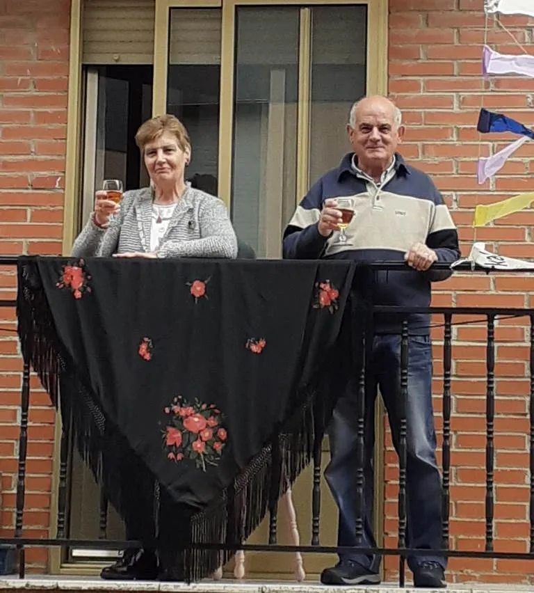 Foto 5 - Los vecinos de la&nbsp;calle Benito S&aacute;nchez contin&uacute;an celebrando por todo lo alto la Feria de Abril  