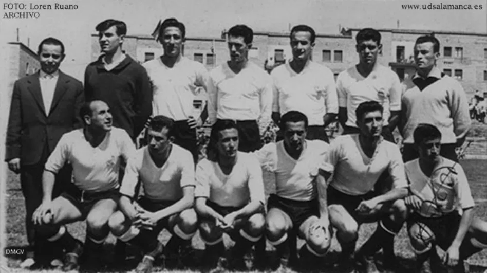 Once de la UDS, en Vallecas en 1959, con el que derrotó por 4-0 al CD Zeltia de Porriño para ganar el segundo título Nacional de su historia. De pie de izq. a dcha: Luis, Silva, Toni, Recalde, Hernández y Miguel.  Agachados de izq. a dcha: Rivero, Maxi, E