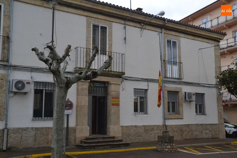 Foto 2 - Emotiva despedida al guardia civil fallecido en la jornada del lunes  