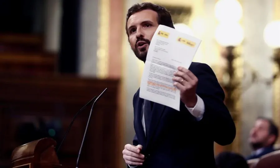 El líder del PP, Pablo Casado, en el Pleno del Congreso. Foto Pool