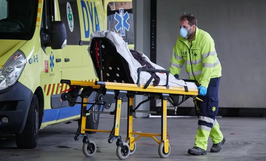 Sanitarios en el Hospital de Pamplona. Foto EP