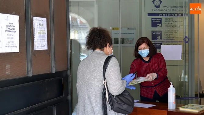 El Ayuntamiento de Peñaranda realizaba hoy la entrega de mascarillas infantiles