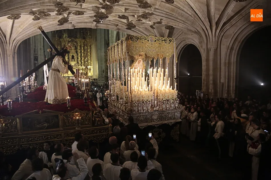 Foto 10 - La lluvia trunc&oacute; la procesi&oacute;n de la Hermandad Dominicana en la madrugada del Viernes Santo  