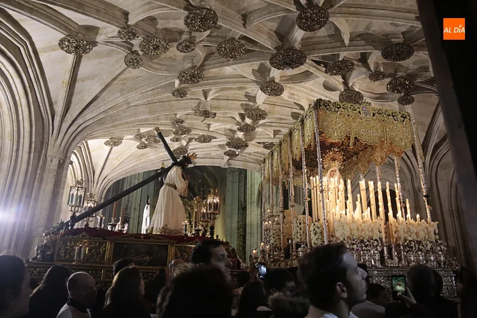 Foto 9 - La lluvia trunc&oacute; la procesi&oacute;n de la Hermandad Dominicana en la madrugada del Viernes Santo  