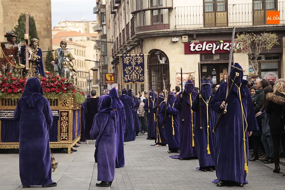 Foto 11 - Jes&uacute;s Nazareno y el Santo Entierro, respeto por el sufrimiento de Cristo