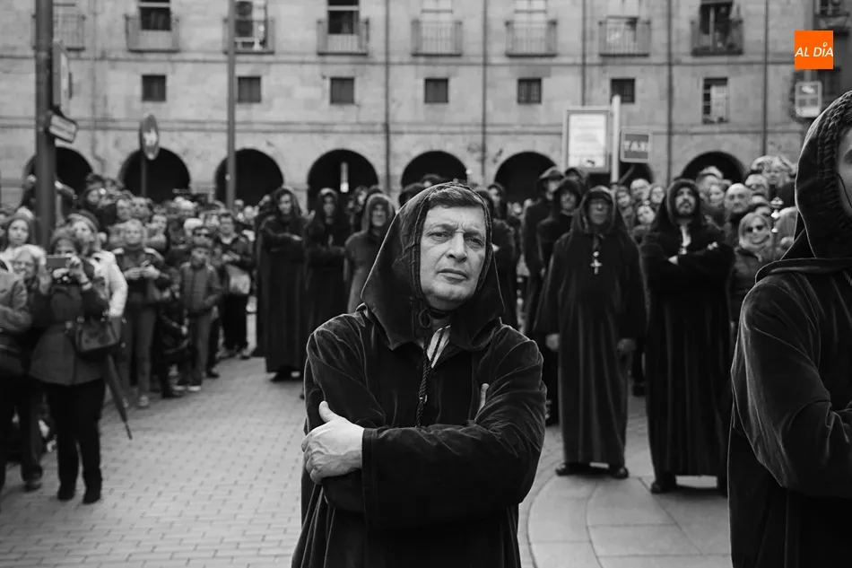 Foto 4 - Jes&uacute;s Nazareno y el Santo Entierro, respeto por el sufrimiento de Cristo