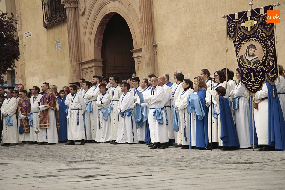 Foto 8 - Respeto solemne en el tradicional Acto del Descendimiento