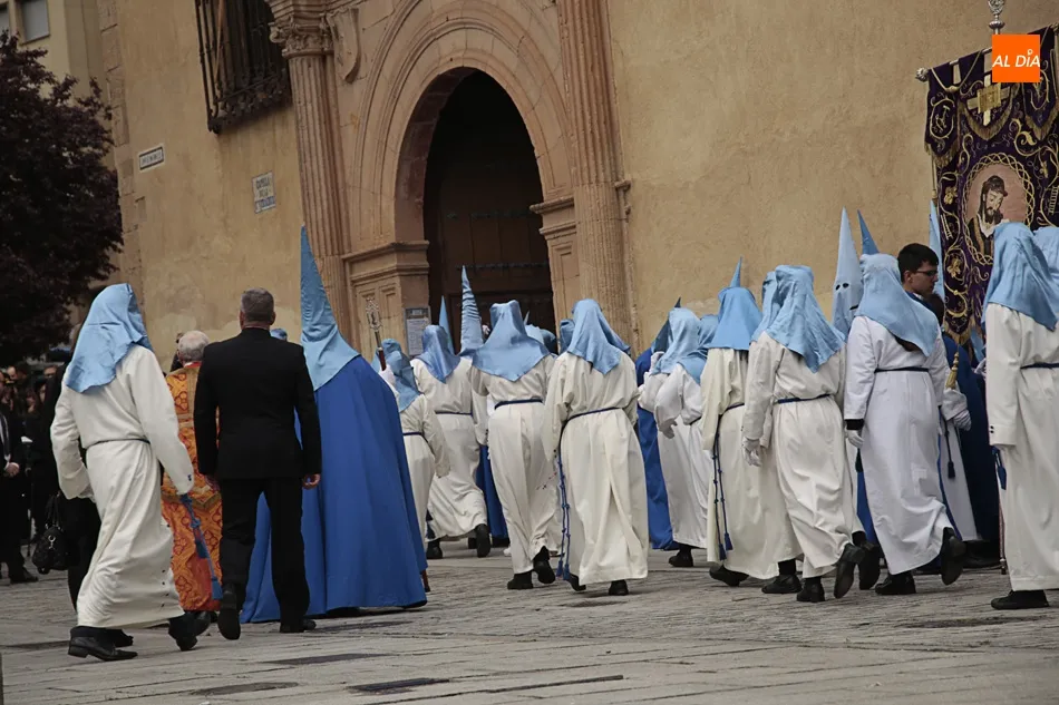 Foto 2 - Respeto solemne en el tradicional Acto del Descendimiento