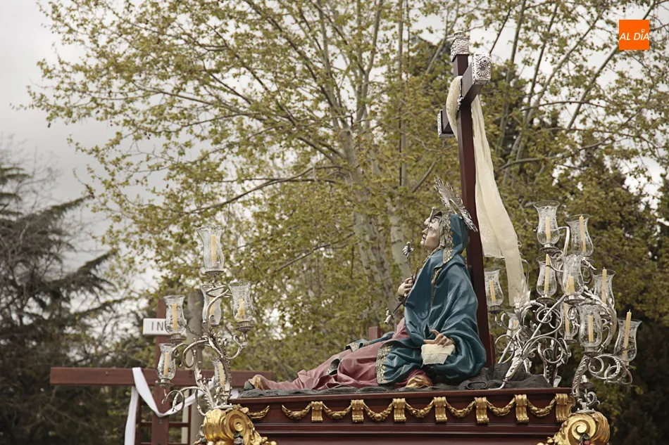 Foto 7 - La procesi&oacute;n del Santo Entierro, catequesis art&iacute;stica por las calles