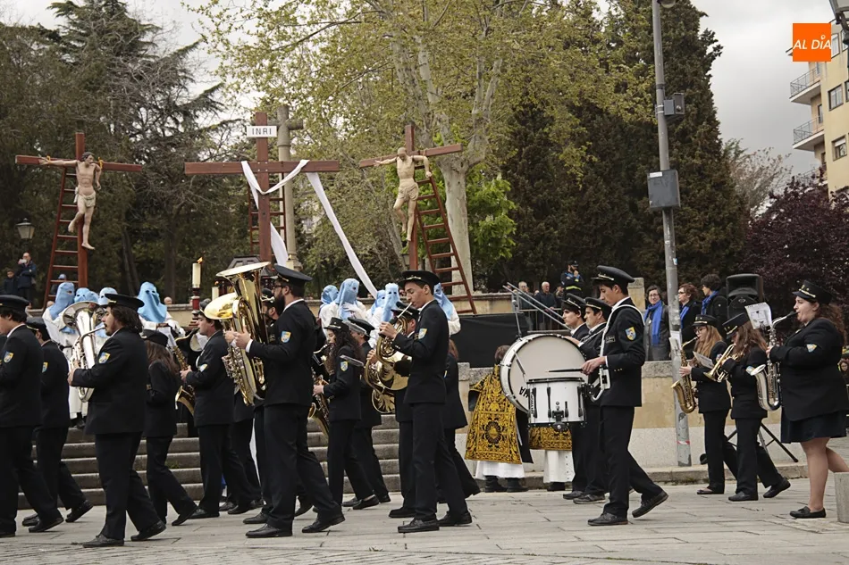 Foto 6 - La procesi&oacute;n del Santo Entierro, catequesis art&iacute;stica por las calles