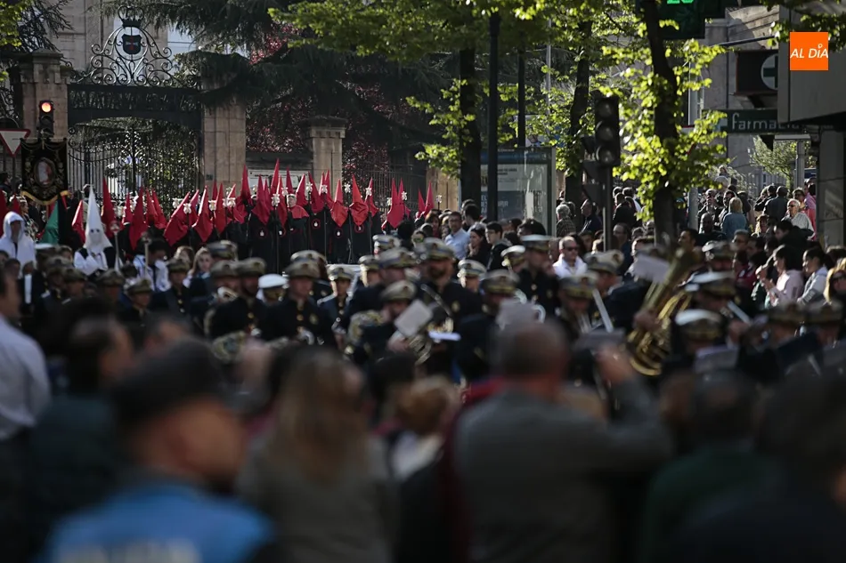 Foto 3 - Pizarrales muestra su devoci&oacute;n al Cristo de la Vela