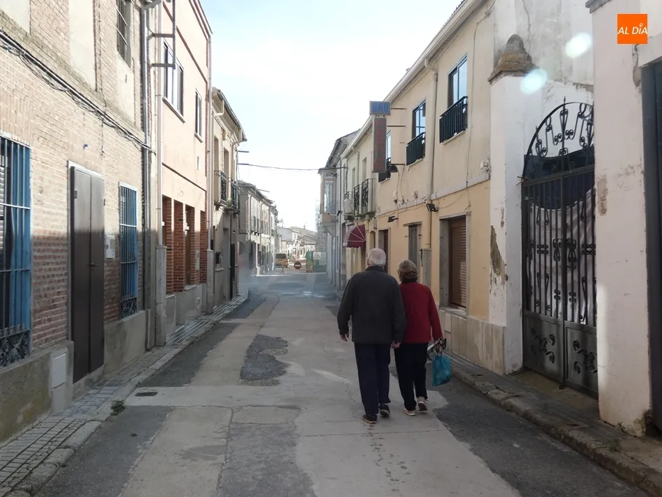 Primeros paseos en Cantalapiedra. / Jorge Holguera