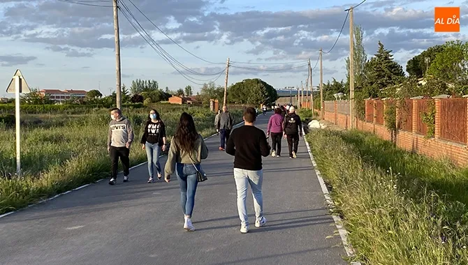 Zonas como Las Verónicas recibían a multitud de vecinos en la primera jornada de paseos y deporte