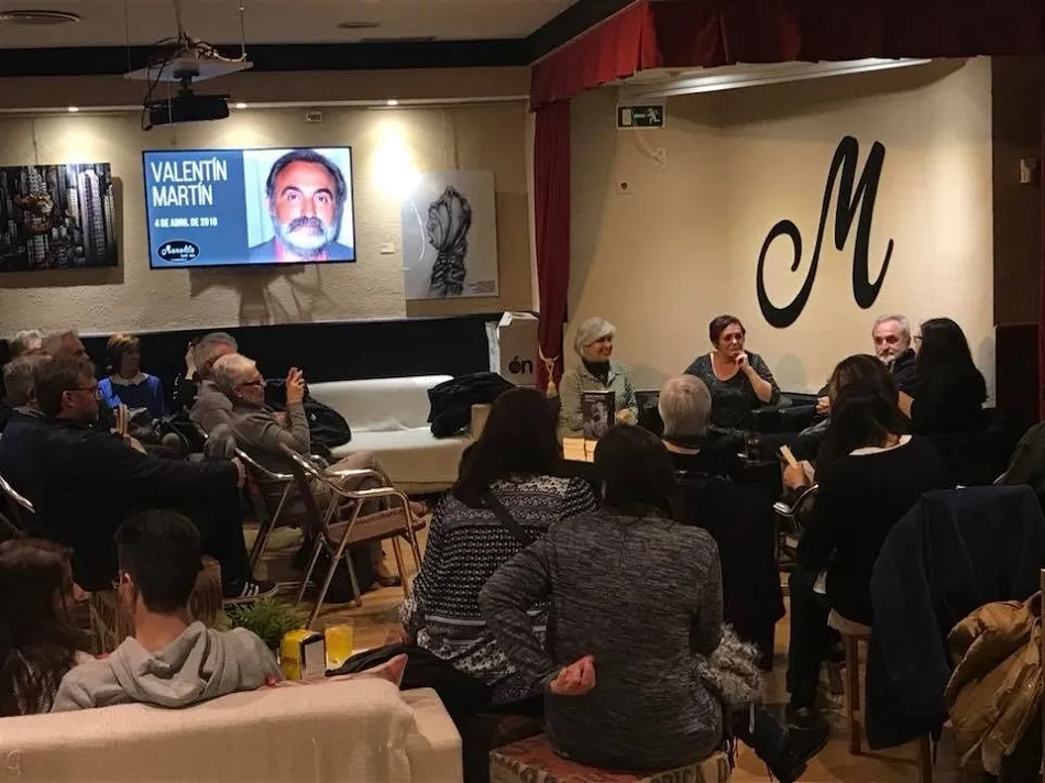 Foto 2 - &ldquo;De un escritor lo primero que miro es poder tomarme una cerveza con&nbsp; &eacute;l&rdquo;  