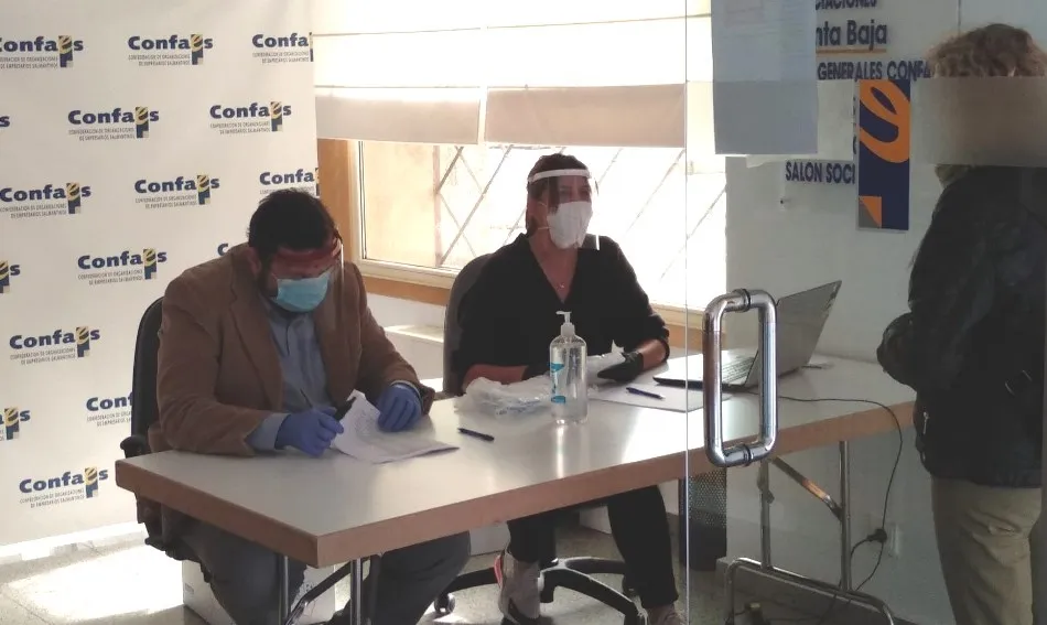 Afecir reparte a unos 300 autónomos mirobrigenses las mascarillas facilitadas por la Junta  