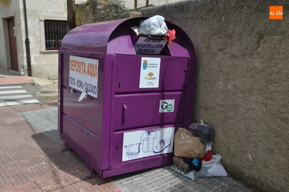 Foto 2 - 1Foto: El innecesario riesgo que se corre con la ropa usada  