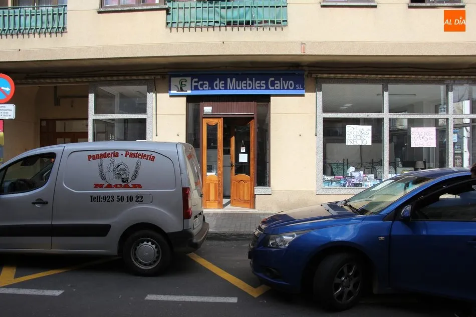 Foto 10 - La apertura del peque&ntilde;o comercio y peluquer&iacute;as anima el octavo martes de pandemia en Vitigudino  