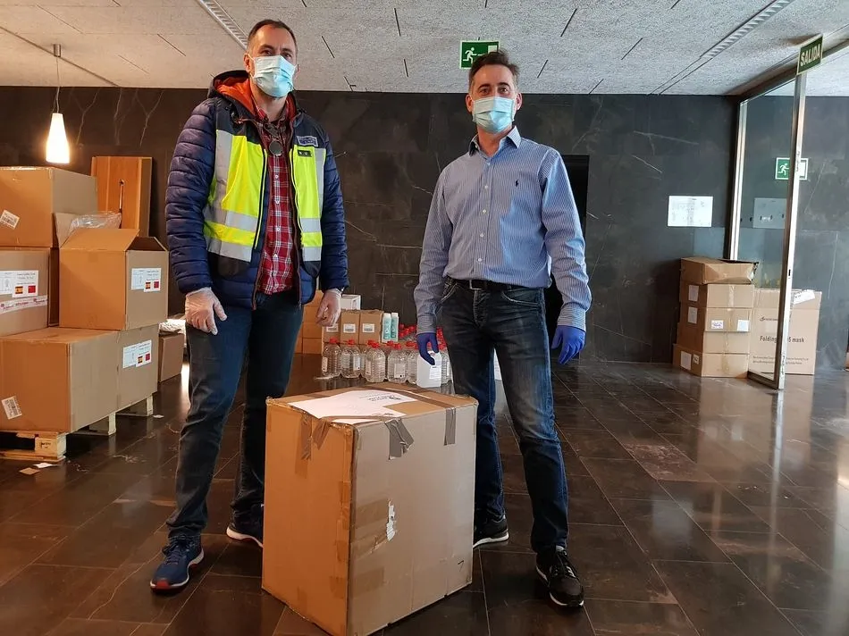 Foto 2 - La Junta reparte material de protecci&oacute;n a los cuerpos de seguridad de Salamanca