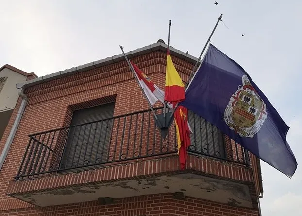 Banderas del Ayuntamiento de Villoria.