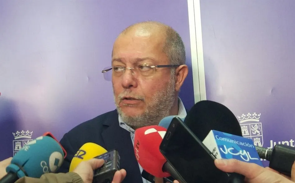 El portavoz y vicepresidente de la Junta, Francisco Igea, atiende a los medios de comunicación. Archivo - EUROPA PRESS - Archivo