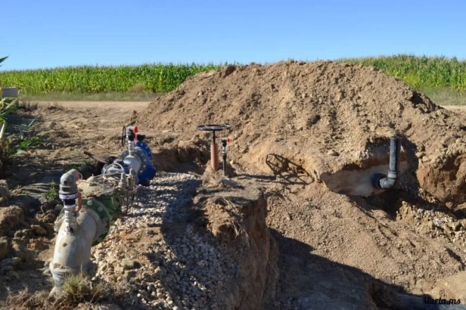 Obras en el canal de Arabayona