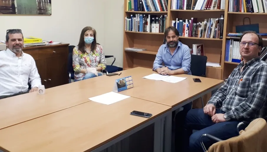 Reunión del Concejal de Turismo de Salamanca,  Fernando Castaño, acompañado por la Gerente de la Sociedad de Turismo, Ana  Hernández, con los representantes de la Asociación Salmantina de Agencia de Viajes