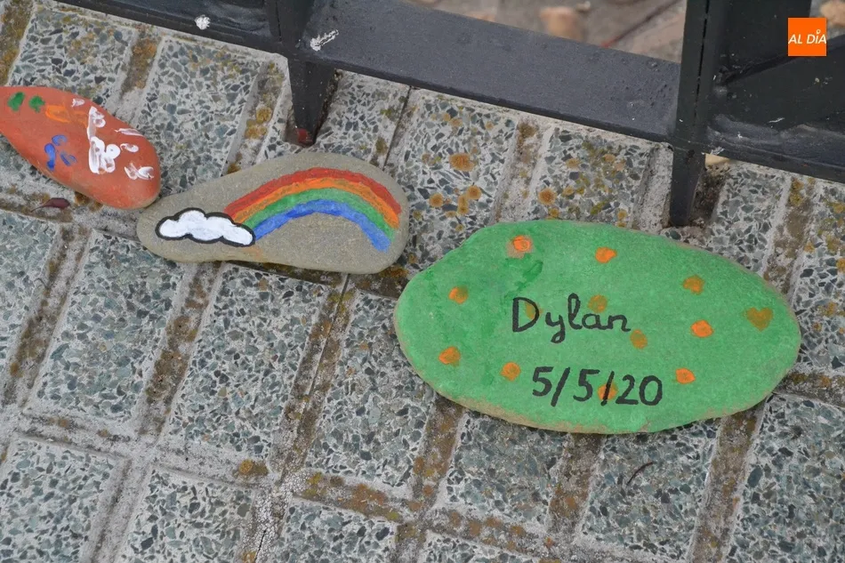 Invitan a los niños a crear un ‘Camino de Felicidad’ en dirección al río  