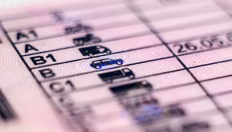 La renovación del permiso de conducción puede realizarse en los centros de reconocimiento sin necesidad de que el ciudadano se tenga que desplazar a la Jefatura Provincial de Tráfico