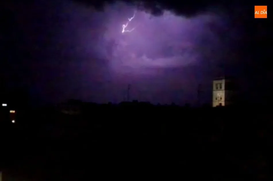 Foto 4 - Fuerte tormenta en Vitigudino durante la noche del 7 al 8 de mayo  