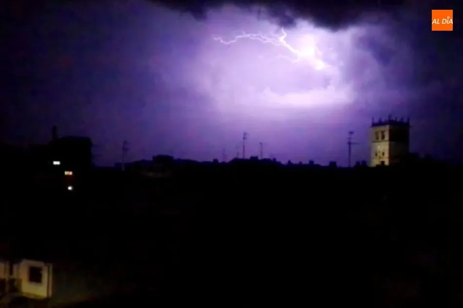 Foto 3 - Fuerte tormenta en Vitigudino durante la noche del 7 al 8 de mayo  