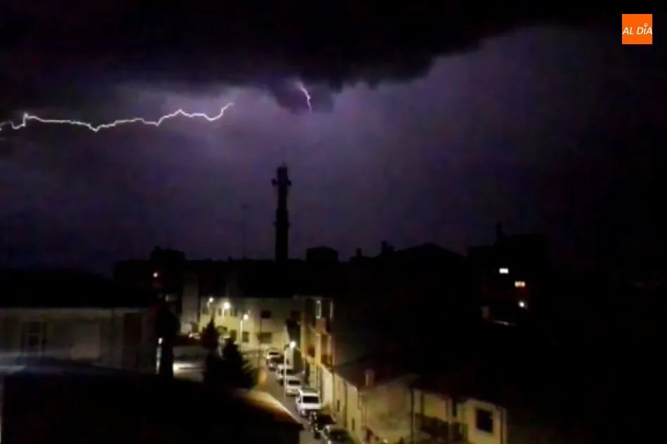 Foto 2 - Fuerte tormenta en Vitigudino durante la noche del 7 al 8 de mayo  