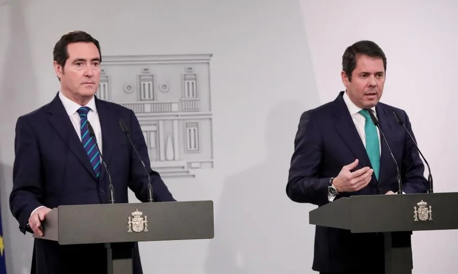 El presidente de la CEOE, Antonio Garamendi (izq) y el presidente de la Confederación Española de la Pequeña y Mediana Empresa Cepyme, Gerardo Cuerva (dech), en una rueda de prensa anterior. Foto de Jesús Hellín - EP