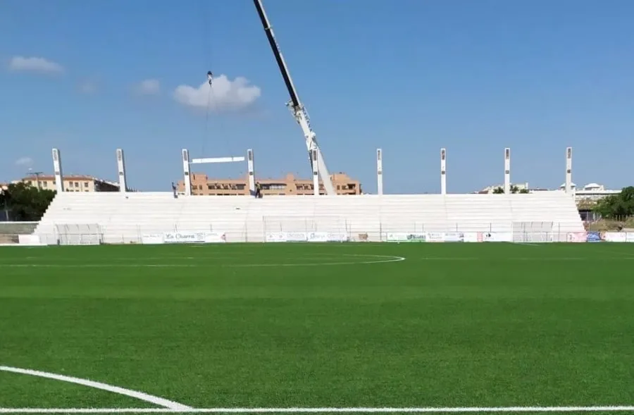 Foto 4 - El nuevo Reina Sof&iacute;a va tomando forma con la instalaci&oacute;n de las gradas