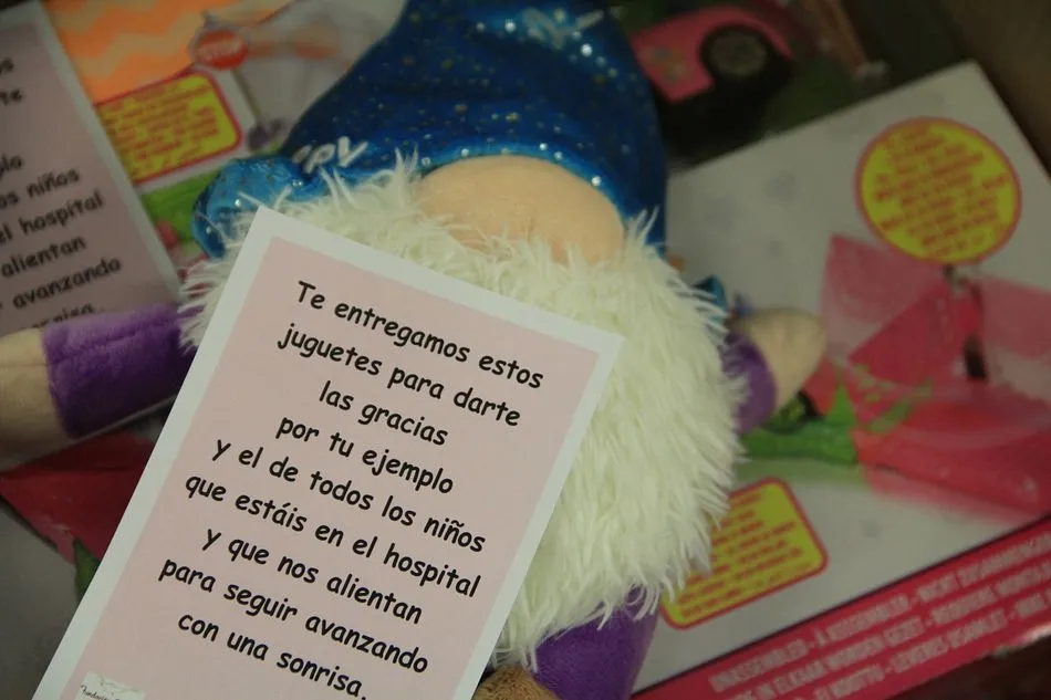Foto 2 - El Corte Ingl&eacute;s dona a Fundaci&oacute;n Aladina 3.000 juguetes para ni&ntilde;os hospitalizados