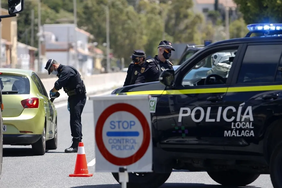 Control de la policía por el estado de alarma. Foto: EP