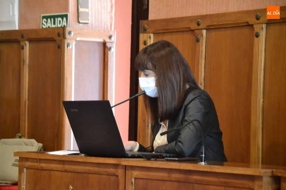 Foto 5 - Bego&ntilde;a Moro regresa al Sal&oacute;n de Plenos del Ayuntamiento  
