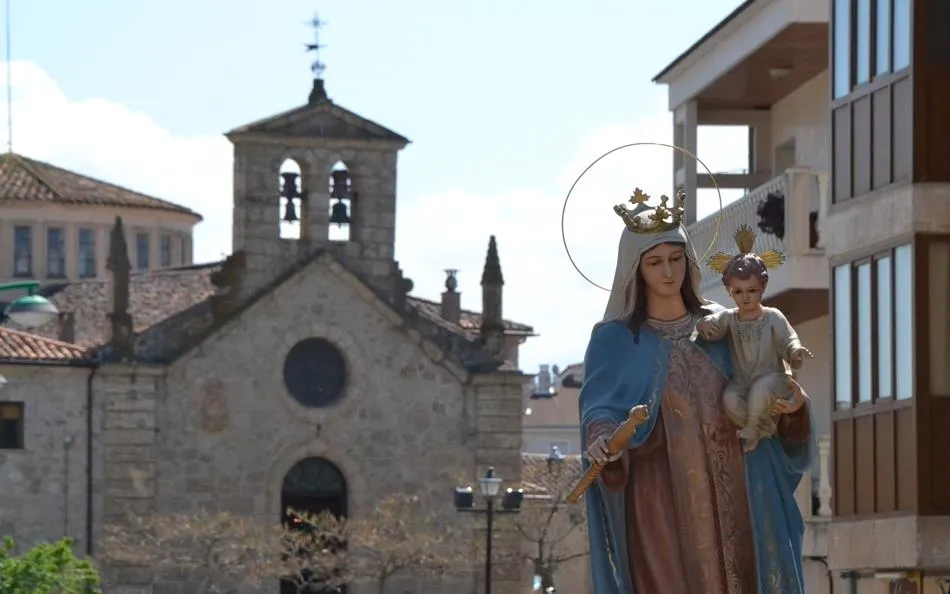La Virgen de los Remedios se ha quedado sin poder procesionar por las calles de la Parroquia
