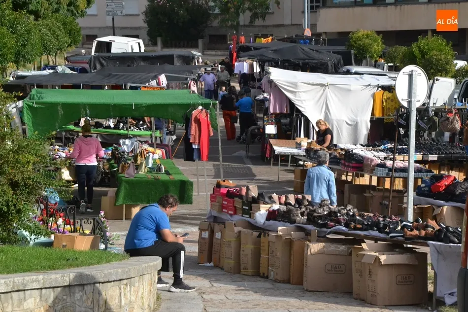 Sólo 16 de los 107 vendedores del mercadillo sabatino pagaron la cuota del 2º semestre de 2019  