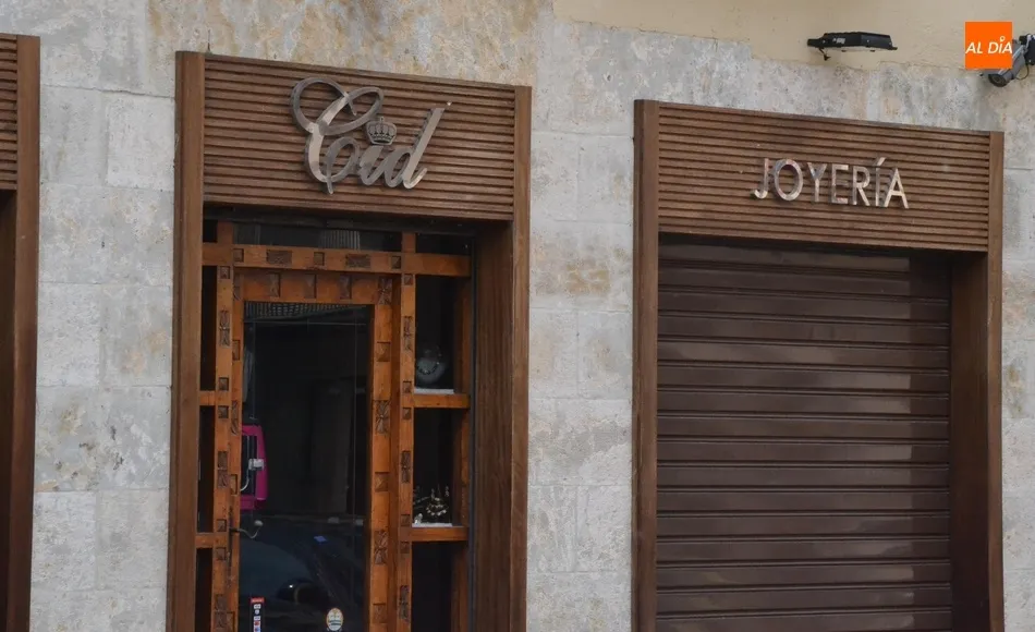 Foto 9 - Varios establecimientos comerciales m&aacute;s reabren sus puertas mientras se prolonga la Fase 0  